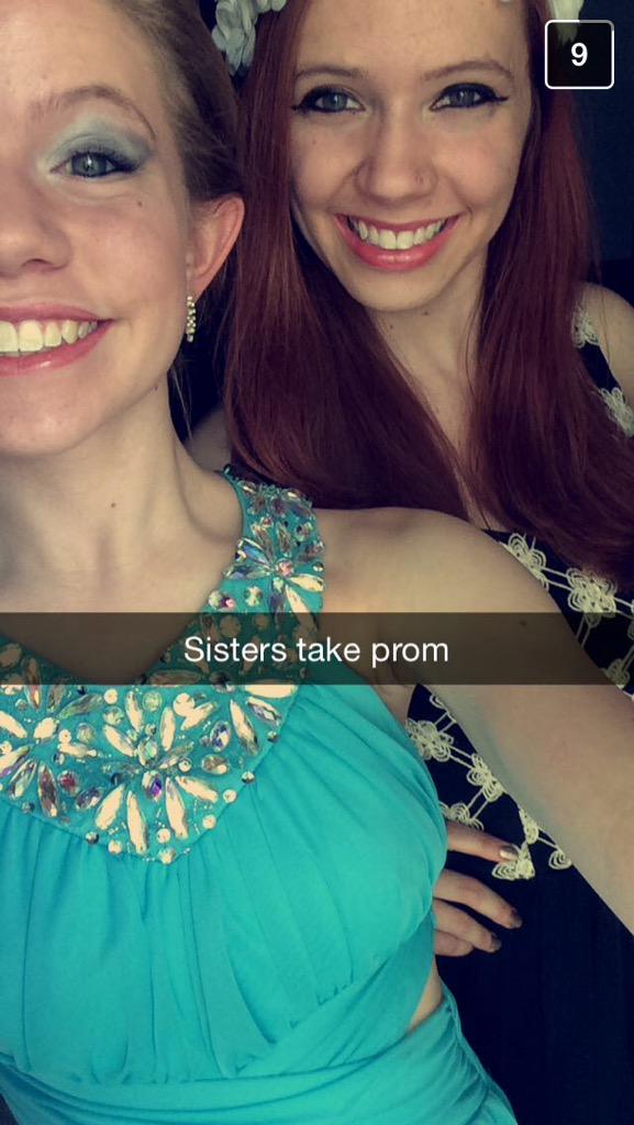 mariscrane8's tweet image. And here's my blood related sister &amp;amp; I looking classy and confused as usual @qbabes_ #Itsclean 😹😹😹#sisterlyloveorw/e