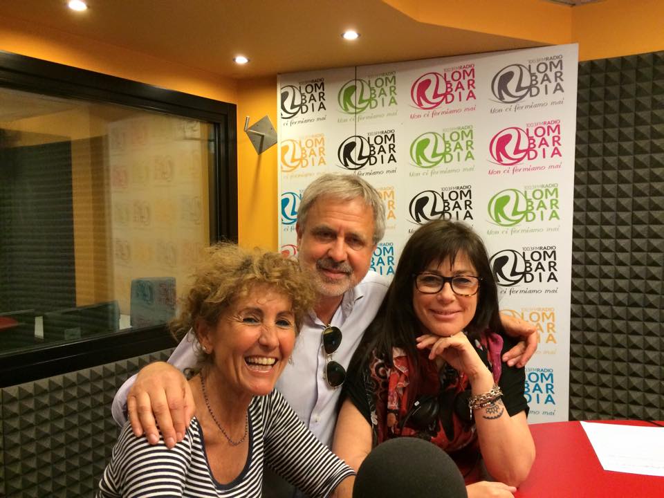 radiolombardia's tweet photo. @Costa84Laura insieme agli ospiti @Diana_DeMarchi @PdMilano e Paolo Nizzola. http://t.co/bD78TfFRh5