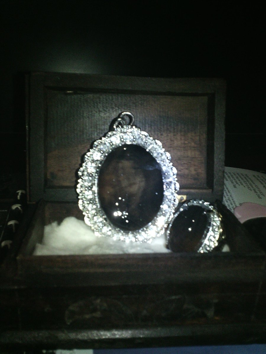 Batu NYONYA  MENIR ( Sangat Langka sekali )
SMS +6281322247780