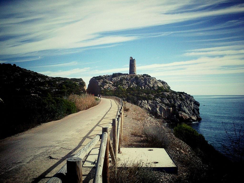 Un lugar que frecuentemente sufrió el ataque de los piratas berberiscos: Oropesa del Mar facebook.com/castellonenrut…