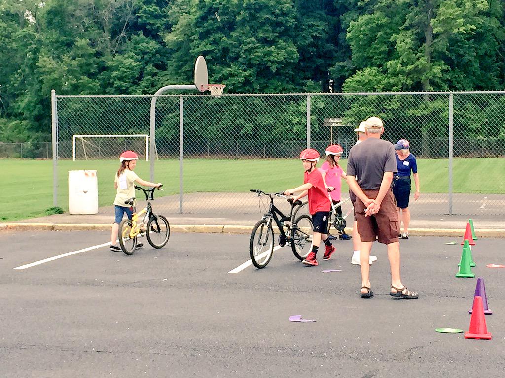 LVandeborne's tweet photo. Community bicycle club providing bicycle safety, free helmets and training 4 our 4-5 students! #werprexies #cycling http://t.co/ZnCUFNDexb