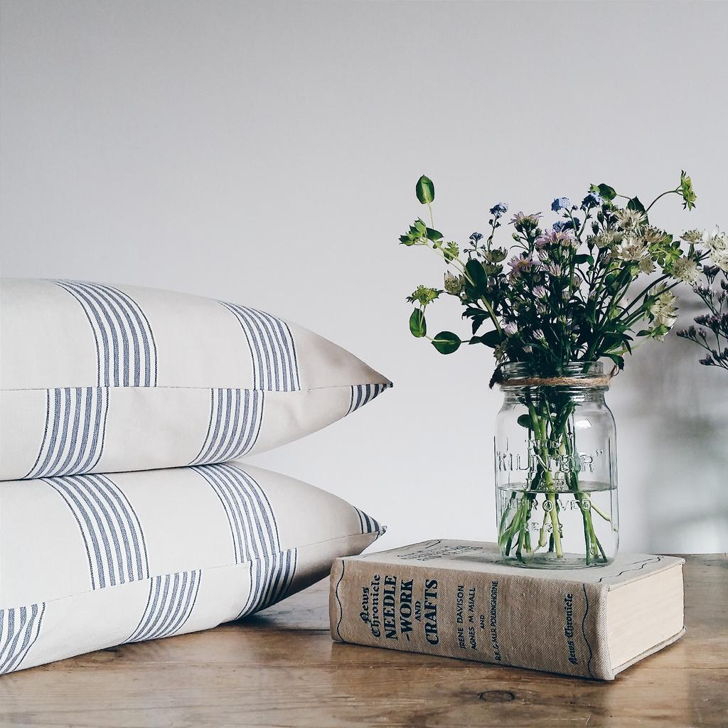 harryandfrank's tweet photo. Homemade cushions and some new fabrics...
#vintage and #homemade #home
#homemadecushions #derbyshire

X http://t.co/CwiCxZdBhV