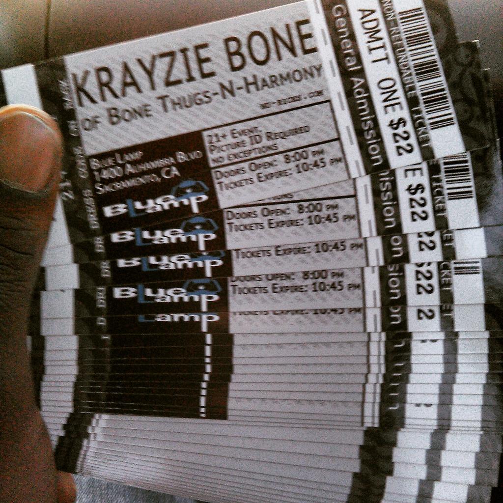 2solidbalboa's tweet photo. Check me out at the #BlueLamp in Sacramento CA June 20 opening up for #krayziebone of #BoneThugNHarmony 
#2solident http://t.co/L14lbUtAT0