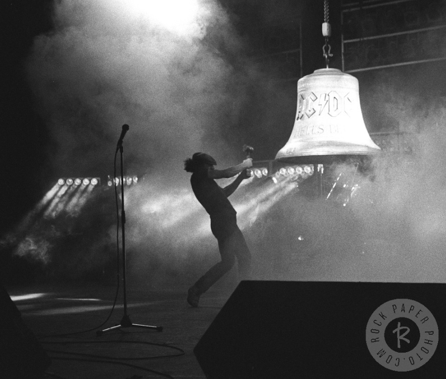 #MusicMonday #ACDC #HellsBells Print by Lisa Tanner rockpaperphoto.com/ac-dc-by-lisa-… #ownthemoment #rockprints <a href="/acdc/">AC/DC</a>