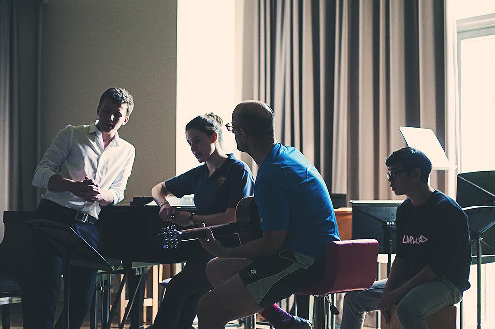 LeysHeadmaster's tweet photo. Some great pictures of recent "Unplugged" events @TheLeys taken by a pupil, Sophia G (Year 10). #goodorwhat http://t.co/qRcvEu4dse