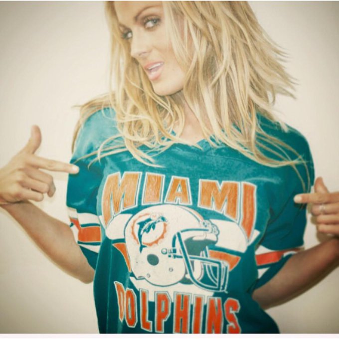 In desperate need of some vitamin sea 🌊 I can't wait for @mbfashionweek ... @chicaricabikini http://t<a href="/tag/facts"class="tags"><span>#facts</span></a>