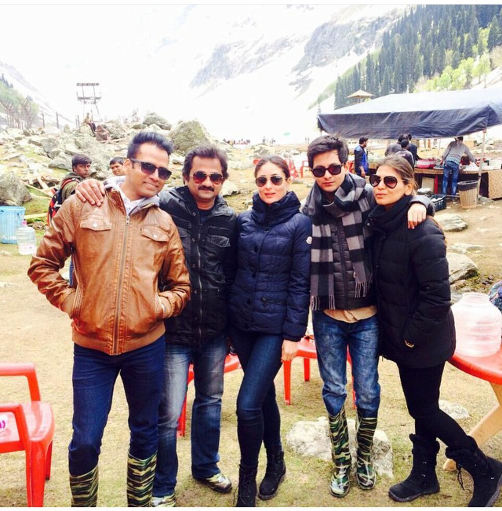 KareenaK_FC tweet picture