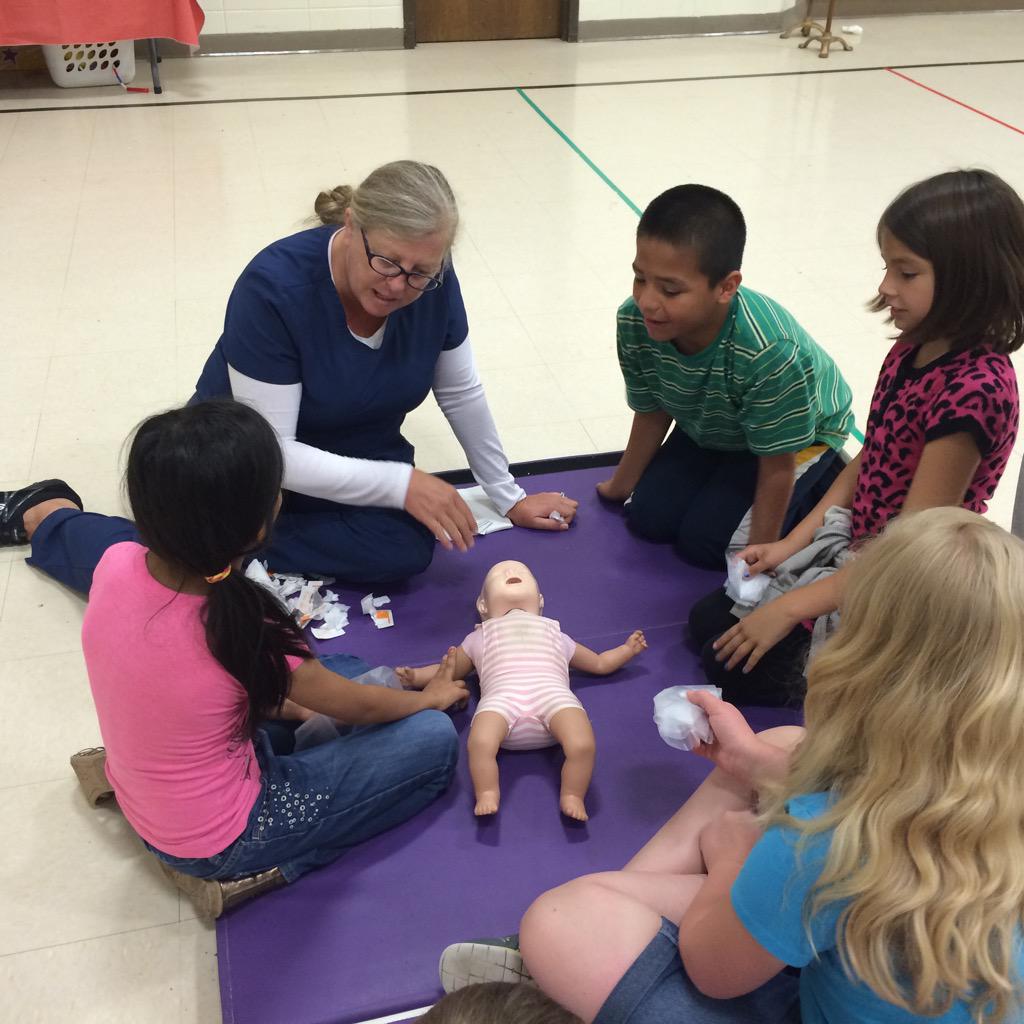 The third graders enjoyed learning how to perform CPR right before summer break! Thanks Mom 👍 #isdstrong