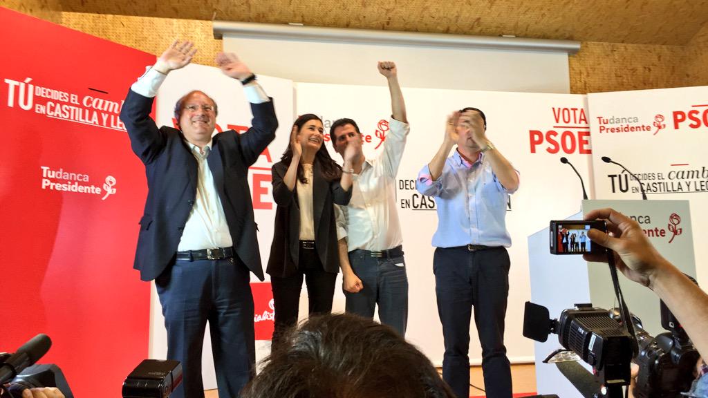 PSOE_CyL's tweet photo. .@luistudanca @CarmenMonton @Cabero2015 y @FerPablosRomo acceden al #ActoPúblico #Salamanca. 
#GobernarParaLaMayoría http://t.co/miFLyCqFjw
