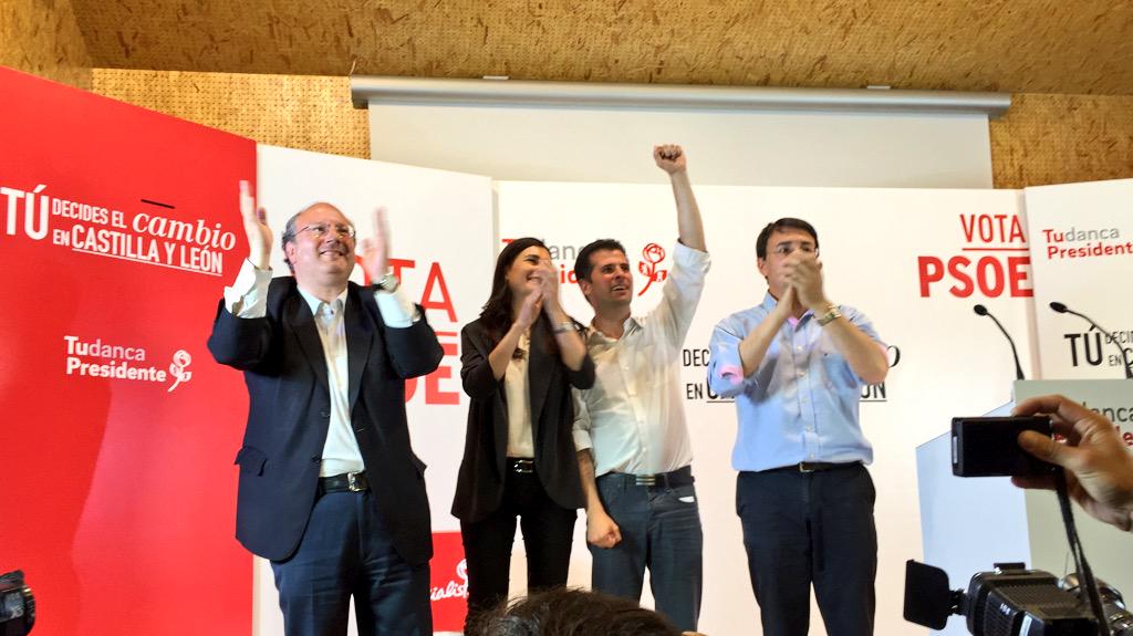 PSOE_CyL's tweet photo. .@luistudanca @CarmenMonton @Cabero2015 y @FerPablosRomo acceden al #ActoPúblico #Salamanca. 
#GobernarParaLaMayoría http://t.co/miFLyCqFjw