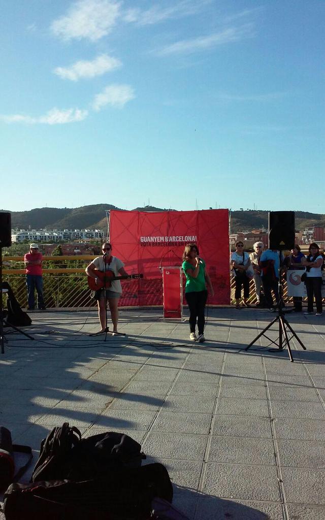 Donant suport a @BCNenComú, #guanyemHorta i <a href="/AdaColau/">Ada Colau 💜🌈🔻</a> al Mirador d'Horta! Bones vistes, bona gent i gran candidata!!