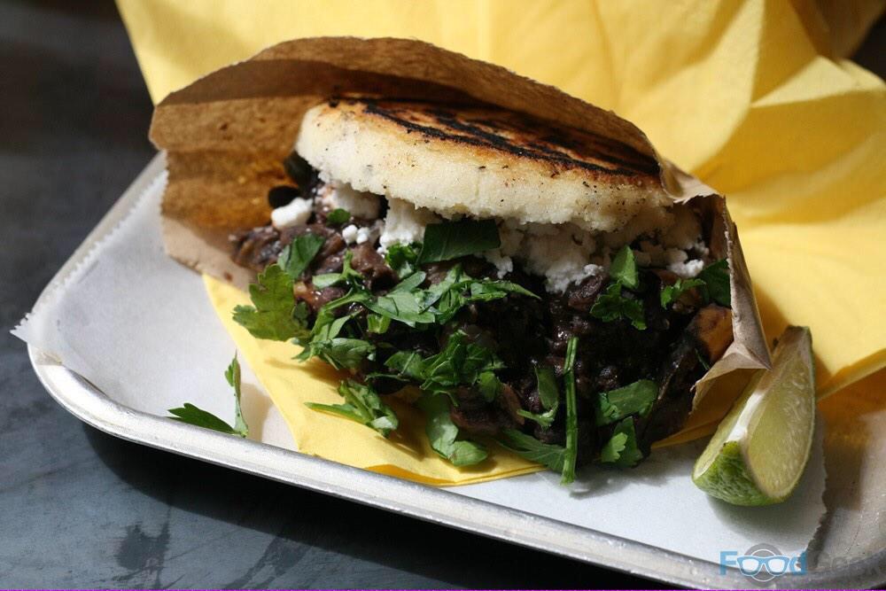 ¡Señoras y señores! COMPETITION... RT our menu for <a href="/leedsfeast/">Leeds Feast</a> <a href="/LeedsIndieFood/">Leeds Indie Food</a> for a chance to win two FREE arepas!