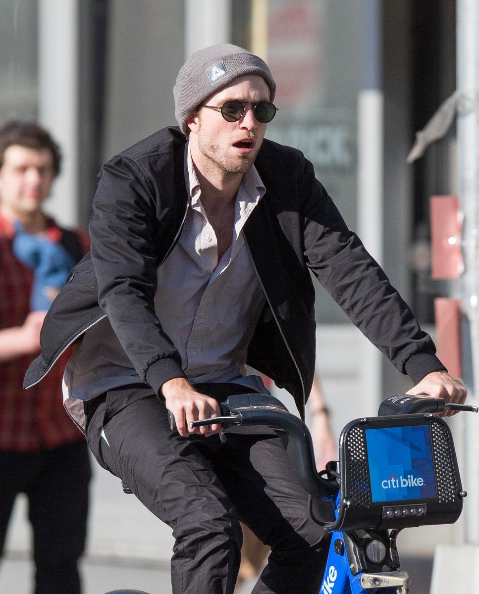 girlstuff411's tweet photo. It’s obvious Rob loves bicycling. #AussieRob #NYRob #RobertPattinson http://t.co/cGfRF9fV4O