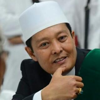 dedi_journalist's tweet photo. Innalillahi wa inna ilaihi rajiun K.H Luthfy El Hakim Fuad Hasyim Ponpes Buntet Pesantren http://t.co/cD04Pgk0s5