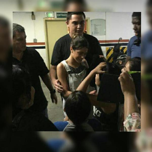 TS_Mexico's tweet photo. -@TiniStoessel con fans Ecuador. http://t.co/olpQLVDxfC