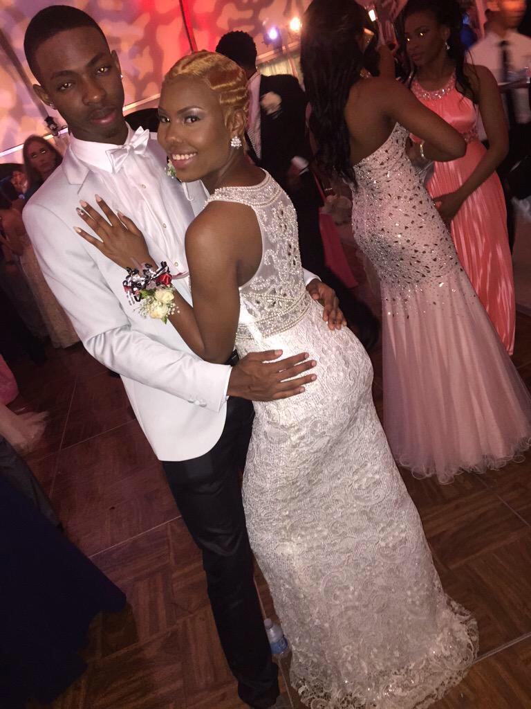 MidwestProm2k15's tweet photo. @nxle__ Yass 😩😍😍 #prom #Prom2015 #prom2k15 #prompics #prompics2015 #promposal2k15 http://t.co/d7KYeOKllX