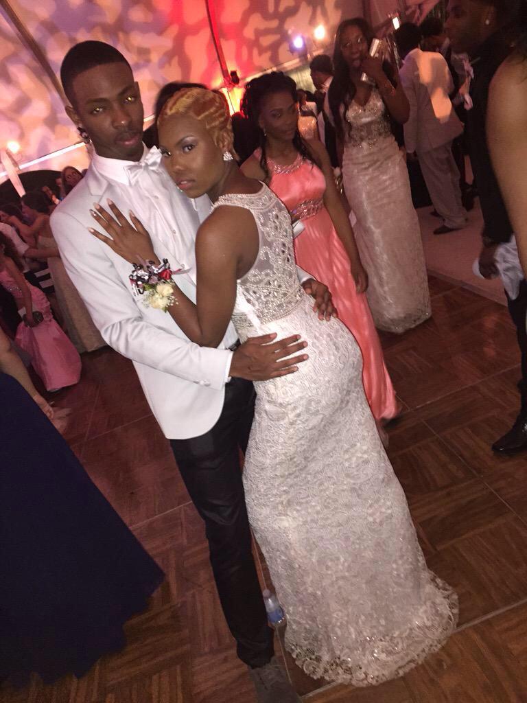 MidwestProm2k15's tweet photo. @nxle__ Yass 😩😍😍 #prom #Prom2015 #prom2k15 #prompics #prompics2015 #promposal2k15 http://t.co/d7KYeOKllX