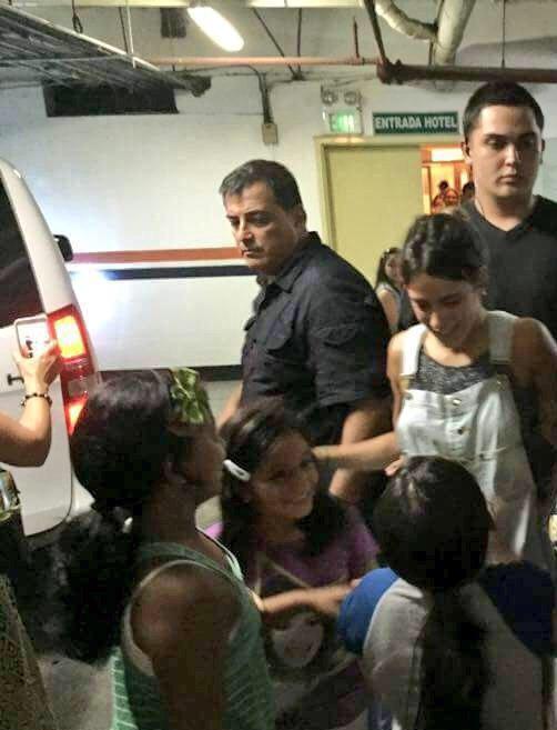 TS_Mexico's tweet photo. -@TiniStoessel con fans Ecuador. http://t.co/nbxevKUpW0