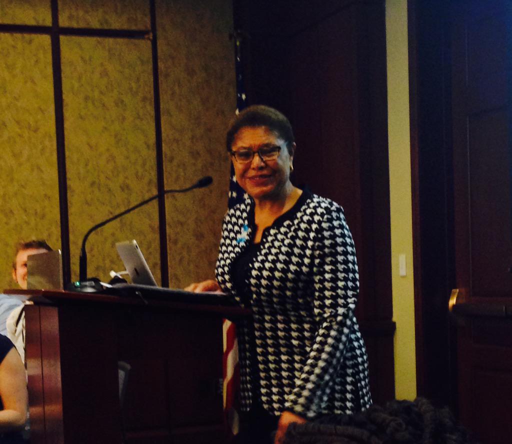 Erika_salgado16's tweet photo. Having an amazing day at #FosterYouthVoices and http://t.co/22RlNnMI8s