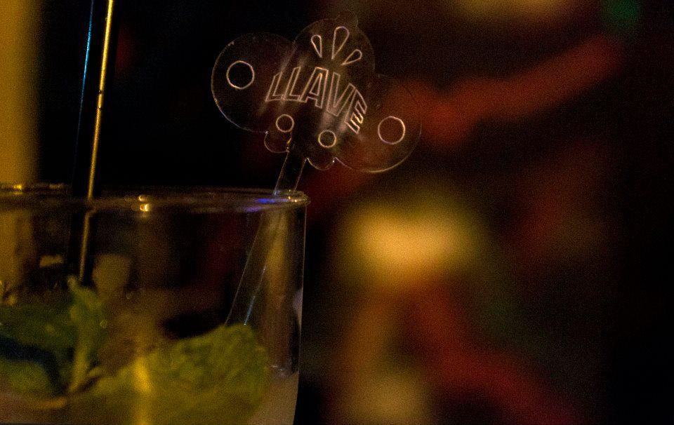 SeeliMC's tweet photo. Una de mis fotos en la noche de @barsandarts #barsandarts #nightone http://t.co/21O8TWHClt