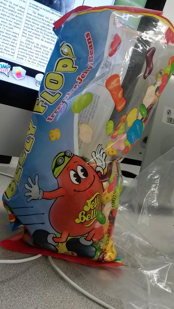 RJprlgrl's tweet photo. Last late day with Jelly Bellies! @ThePearlPost @IDreadwritelife @edinbyr @DVillalta3 @chbisgator @Natie_Patty http://t.co/AxJ6zHsq3r