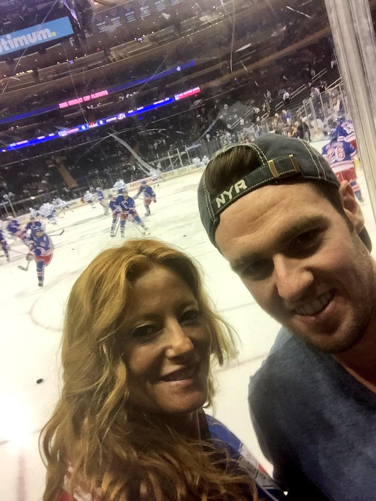 Scott_Wilson65's tweet photo. Starting a great night watching ECF #game2 with @colseycole #DateNightPt2 #NYRvsTBL #ECF #NYR #TBL #MSG http://t.co/KJozuooA9v