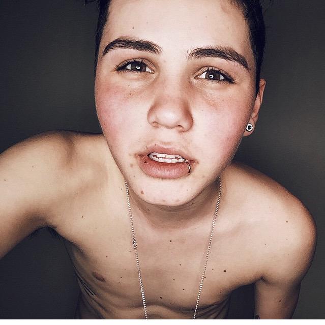 Sam✝ (@skxterfxke) on Twitter photo 