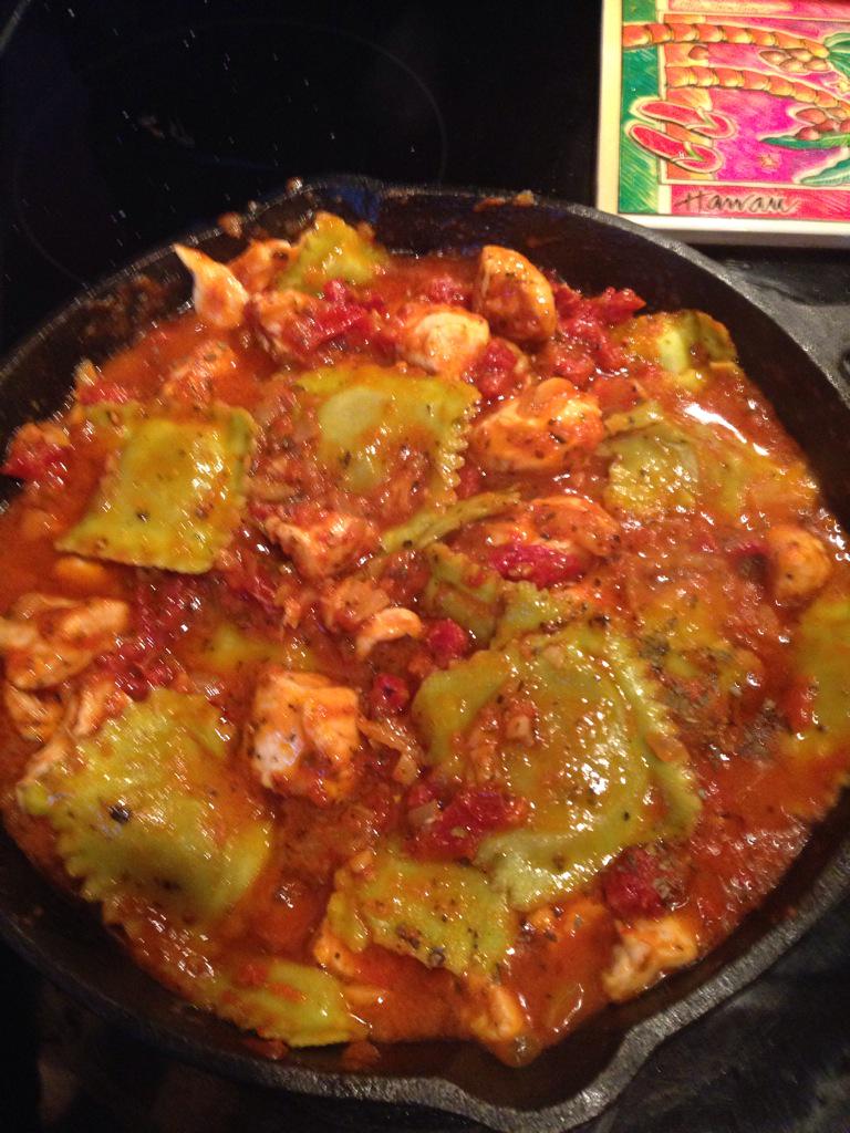 chelw727's tweet photo. #sundriedtomato &amp; #goatcheese ravioli! Whipped this up with chicken, marinara, garlic &amp; onions! #nutritionexpert http://t.co/vaanMc43St