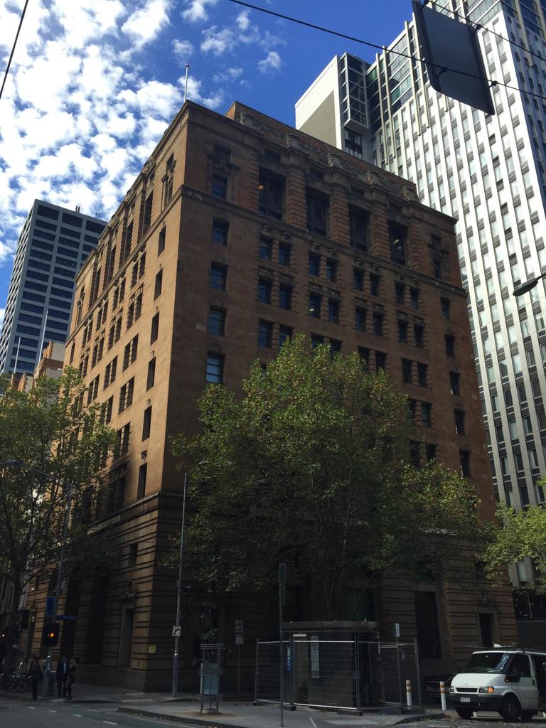 JoshRutman's tweet image. Collins St classic corner for sale @MarkWizel @cbreAustralia @NickLenaghan #MelbMiddleMarkets  afr.com/real-estate/ha…