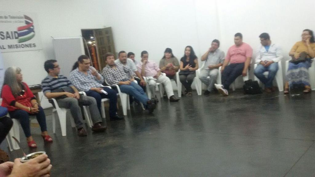 mariluleverberg's tweet photo. La militancia sigue su accionar en defensa del modelo renovador! #MOSICO @MARCELOMISIONES @grillo141 @udpm_misiones http://t.co/ezG7IAzyyw