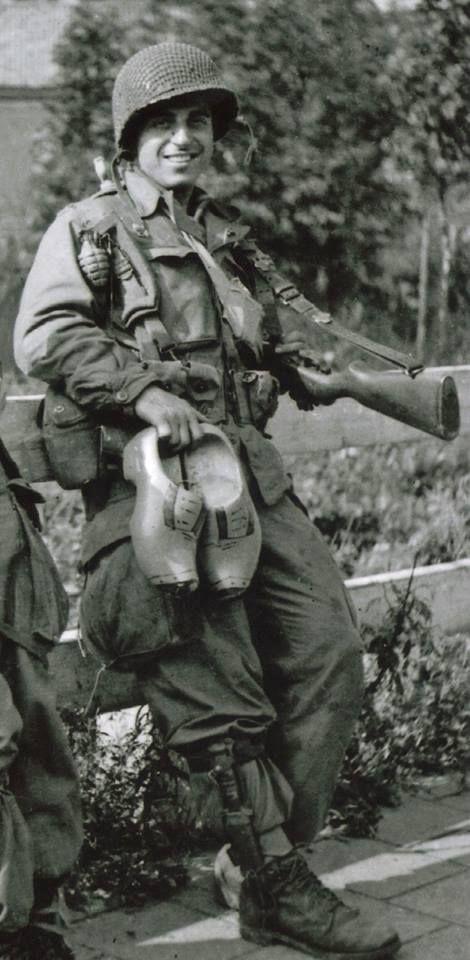 jigg1974's tweet photo. Frank Perconte, 101st. Airborne, Compañía Easy, Holanda, 1944. http://t.co/ULp5CMqdiD
