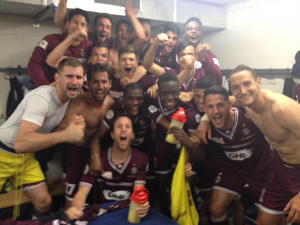 ServetteFC's tweet photo. Les Grenat ont battu le FC Wohlen 3 à 1 et reviennent à un point de Lugano. Un max de RT! #WOHSFC http://t.co/csfu3BDYDy
