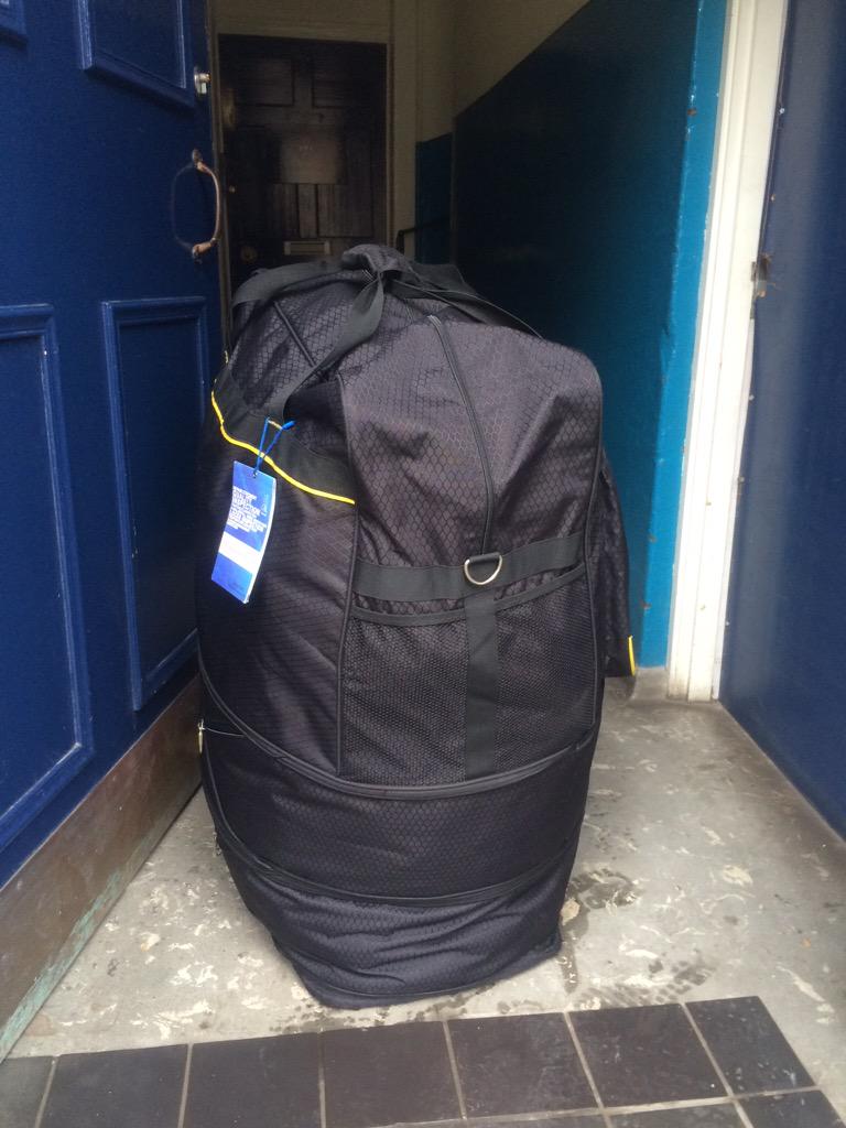 VanManEdinburgh's tweet image. Big heavy suitcases #studentmoving #studentmovers #studentsedinburgh #vanmanremovalsedinburgh