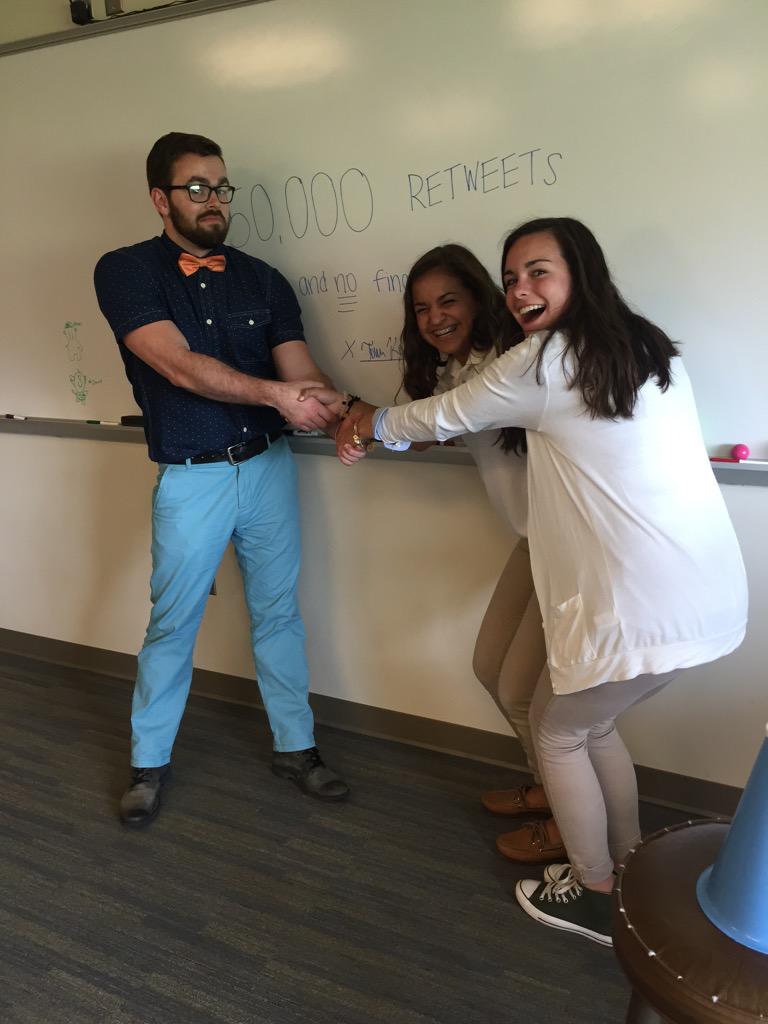 GraceRenbarger's tweet photo. help ya girls out and retweet so no one has to take the final!!!! http://t.co/Lq5ahBbsCH