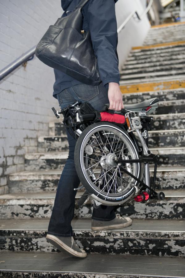 Offyerbike's tweet photo. Why not join the #reversehold club and take the stairs in your stride. #offyerbike #Brompton http://t.co/XKB2XetRDY