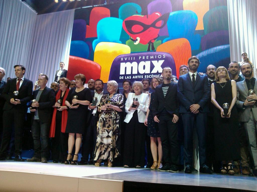 kukaidantza's tweet photo. kukai Dantzak, @PremiosMax -ko bi  sariak lortu dituu! Zorionak ekipoooo!! @HerriBizia @diariovasco @berria @NotGip http://t.co/OdjajCOEBF