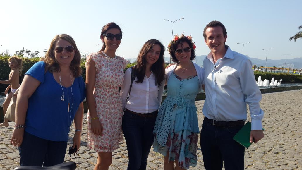 semagur's tweet photo. Süslü Kadınlar Bisiklet Turu İzmir http://t.co/bI9nHjPOxy