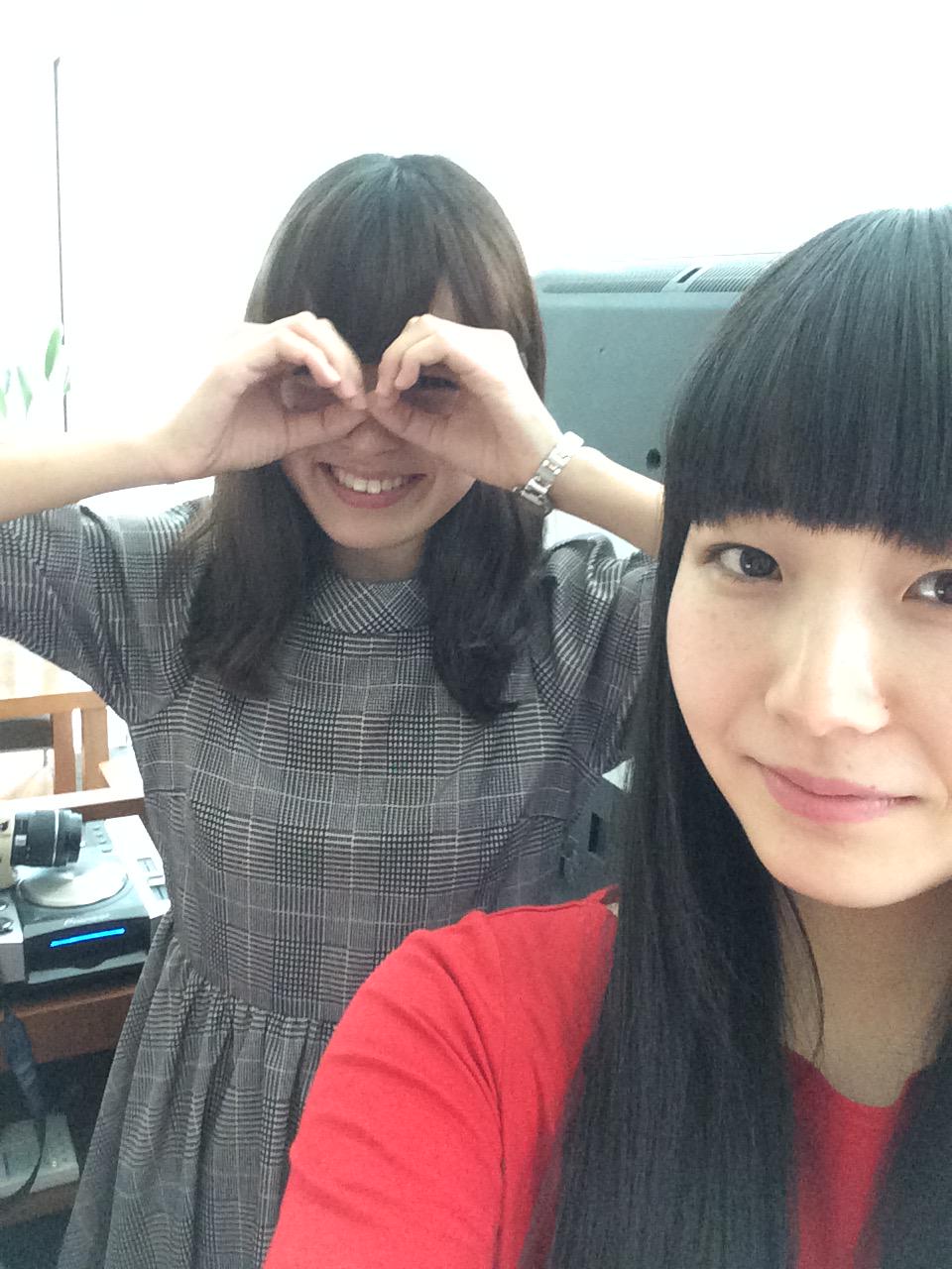 小林 司 そしてこの真山朔越しの人が噂のミスidカフェ美人スタッフ いまだに顔を撮らせてくれませんが とにかく真山朔推しです Http T Co Vrsuqfx3bu Twitter