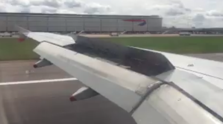 airlivenet's tweet photo. NEWS British Airways #BA343 declared a mid air emergency due to hydraulic problem http://t.co/ixb5yAxO32 http://t.co/bFwBLkgDgS