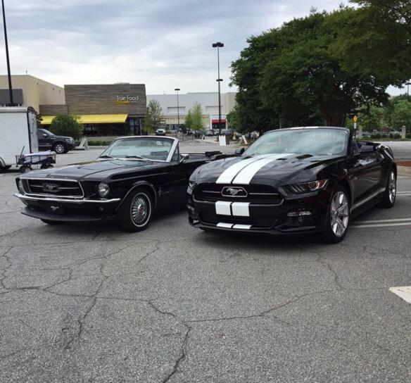 CarSwapMe's tweet photo. 50 years of mustangs http://t.co/W6xV5iAMTA