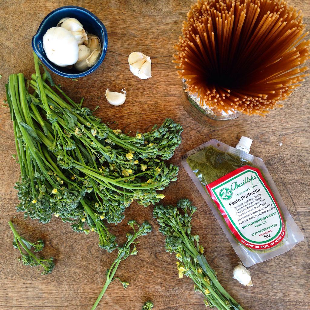 UrbanFreshSD's tweet photo. Talk about an easy dinner!
add some @basiltops
to your weekly fresh delivery!
#goodeats #UrbanFreshSD
#farmtofork http://t.co/mbfXxTZTIX