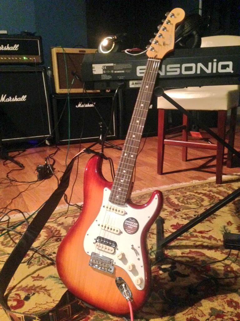 RealHudsonLaird's tweet photo. My new American Fender Strat this thing is amazing nice job guys @Fender @FenderCustom @FenderGBI @FenderNewsNow http://t.co/Ft0sLuUAKT