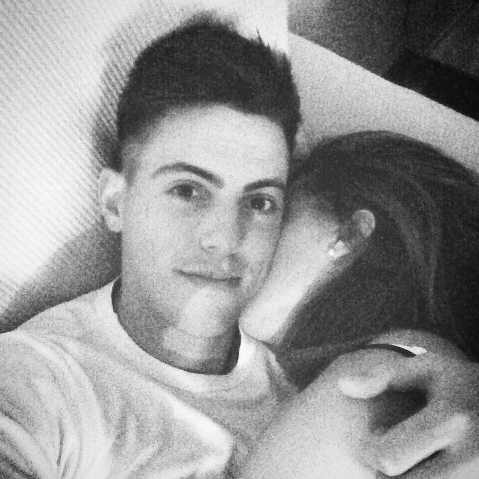 Kuilita's tweet photo. Y ojalá dormir en tu cuello cada noche...😍😪#BuenasNoches #EchandoteDeMenos #TEQUIERO❤ @_migue8 http://t.co/5SELBnSuQG