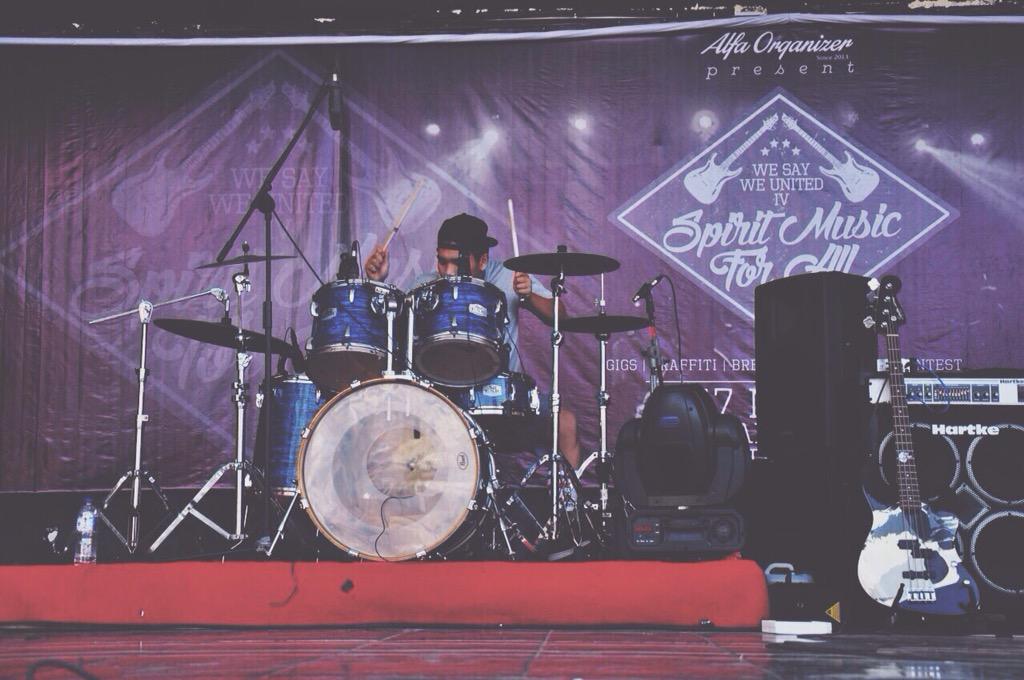 Holla buds, pagi ini di buka dengan SuperDrum kami @NaufalIlhamsyah
