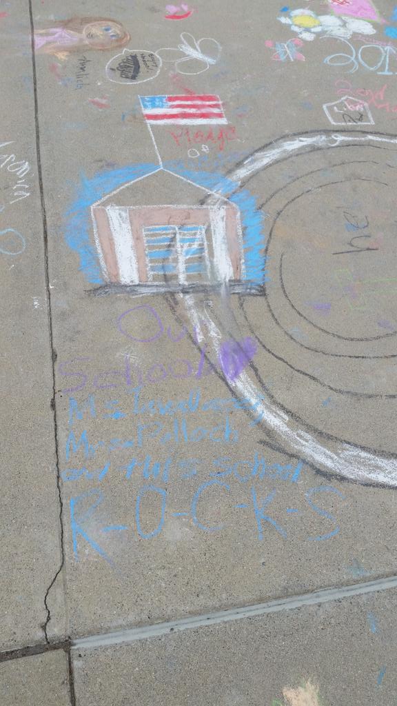 Athompson37's tweet photo. @terra_vista1994 @pollock_mrs field day art. http://t.co/evHHJwMAT3