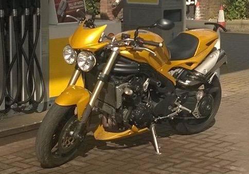 cinabar's tweet photo. YELLOW TRIUMPH SPEED TRIPLE STOLEN - BEDS 18.05.15 Please share & contact @joeybinoey #findbee http://t.co/b0MmroLW6d