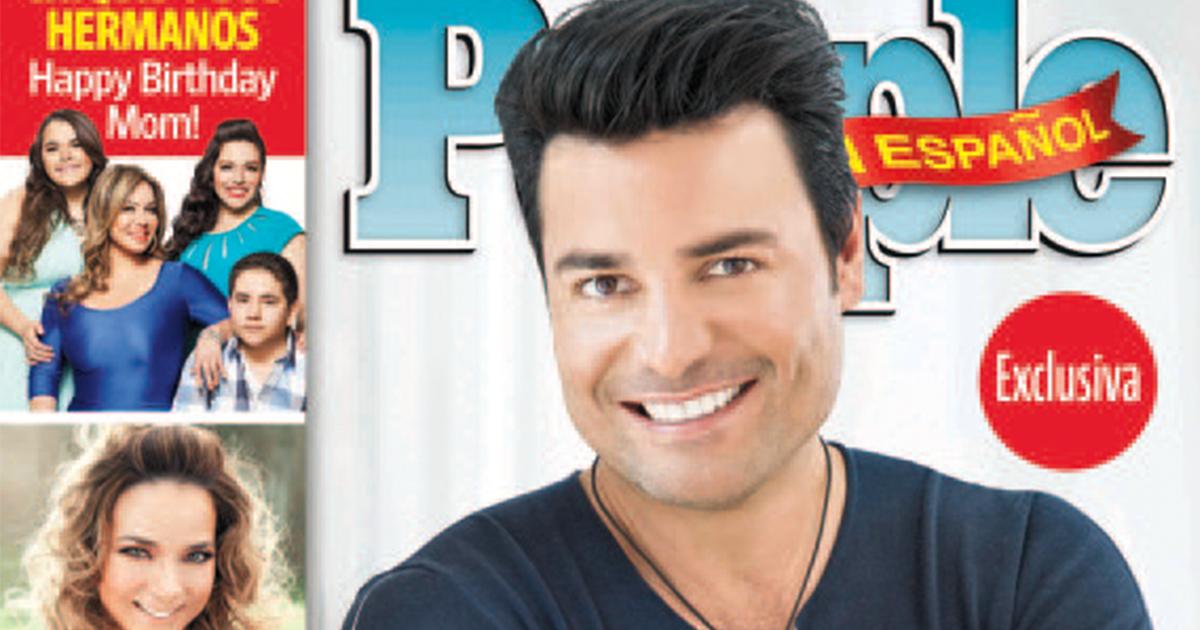 CHAYANNEMUSIC's tweet photo. Mi gente bonita! ¿Cuántas de estas revistas tienen ustedes? 
 http://t.co/NQpama9vn4  #EnTodoEstareTour http://t.co/v8lyC3oVHd