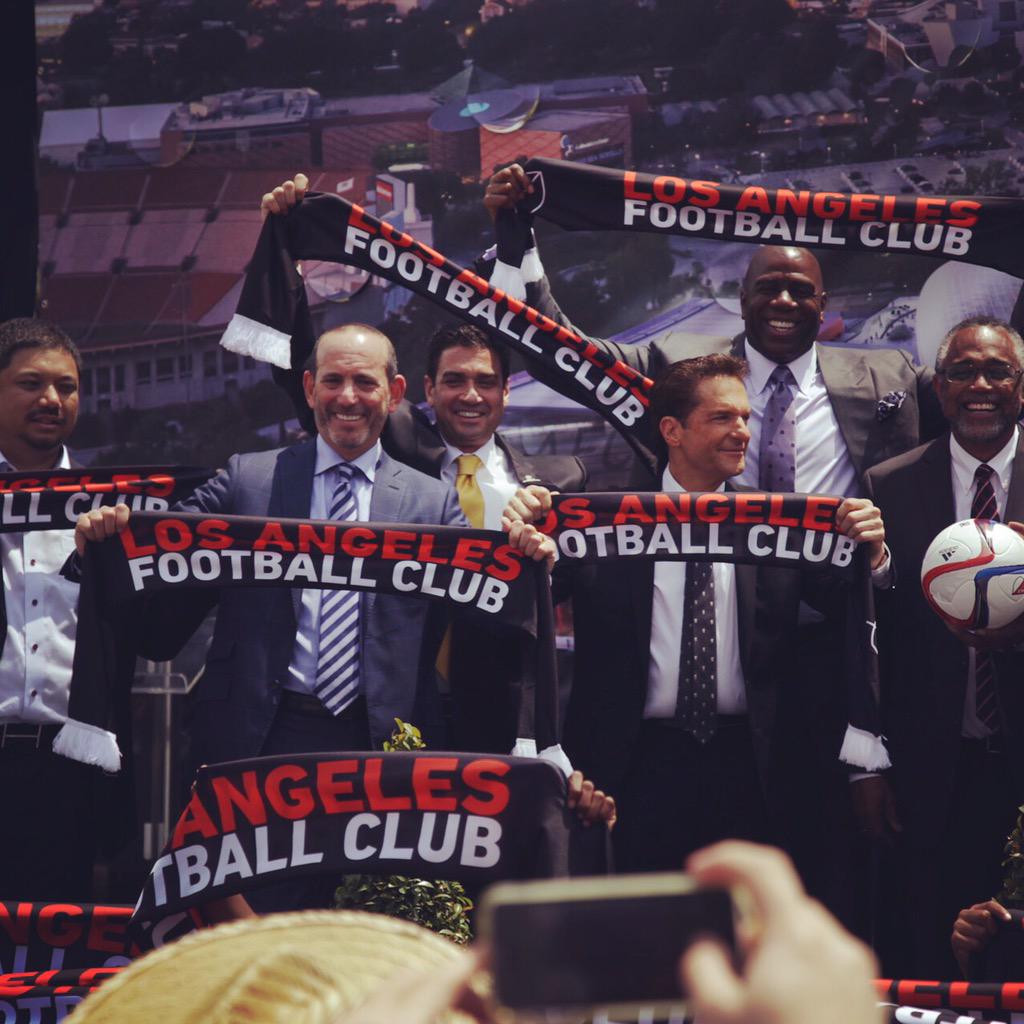 LAFC's tweet photo. #ScarvesUp http://t.co/ZrYywMzdVY