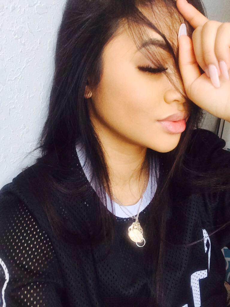 BaddiesBoss's tweet photo. Those lips http://t.co/UIc2qOGmOg