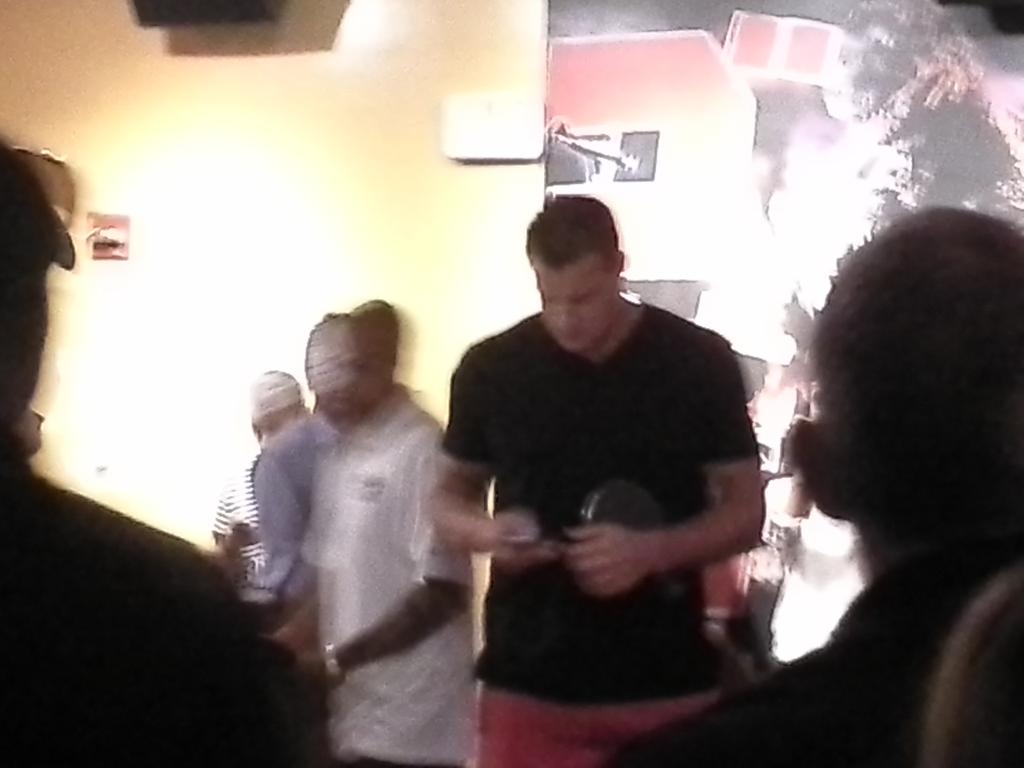 TheRickyDoyle's tweet image. Gotta peep the phone before game time. #Gronk #TextGate